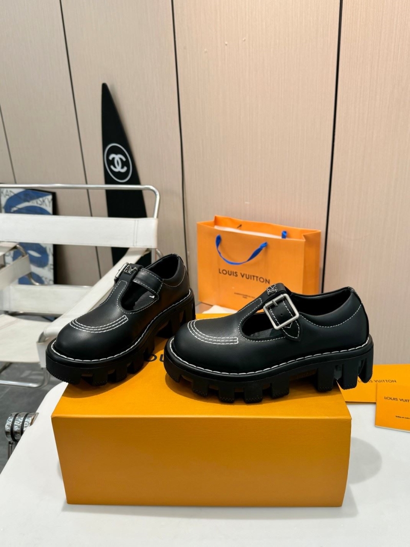 l0vis Vvtt0n loafers